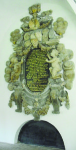 Kræmmer Thomas Oxes epitaf fra 1687 i kapellet Sankt Petri Kirke, Sankt Pedersstræde. Oxe og hans efterkommere blev indtil 1822 bisat i gravkrypten. Foto Ida Haugsted 2017.
